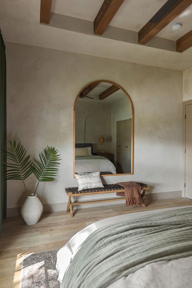 Should You Dust or Vacuum First?